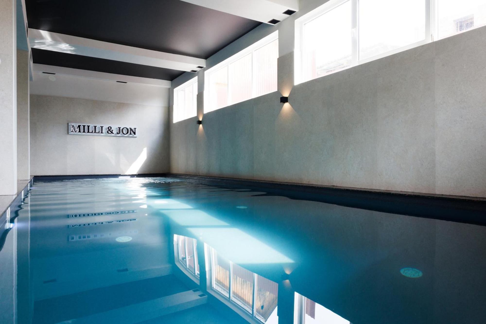 Milli&Jon Spa Boekovel Buitenkant foto